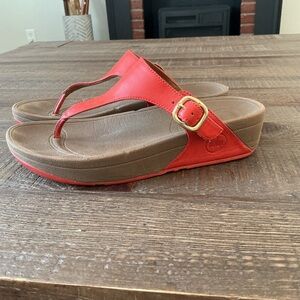 FitFlop Women's Vibrant Red Thong Sandals Size 7